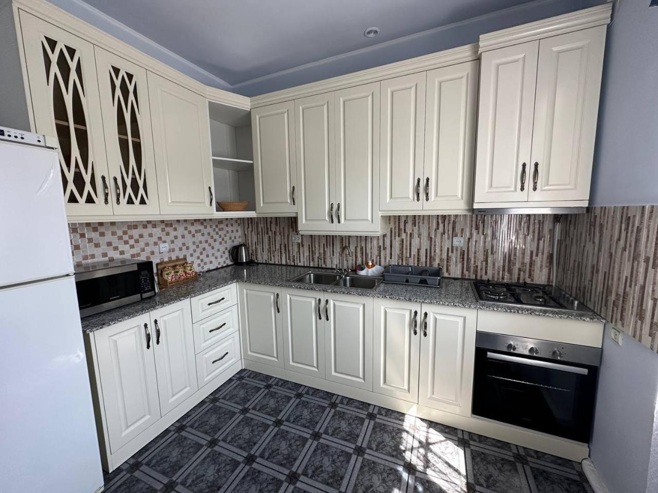 Дом для отпуска Your Getaway Home Ереван Экстерьер фото